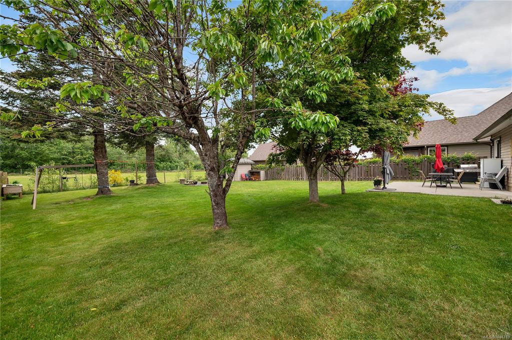 Fourth View of 230 Carolyn Rd, Campbell River, BC, V9W 5M6