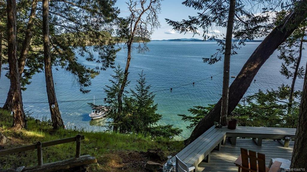 919 Salal Dr, 1044715, BC,