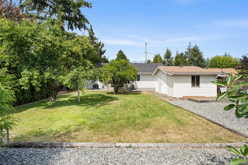 Fourth View of 2189 Jingle Pot Rd, Nanaimo, BC, V9R 6J2