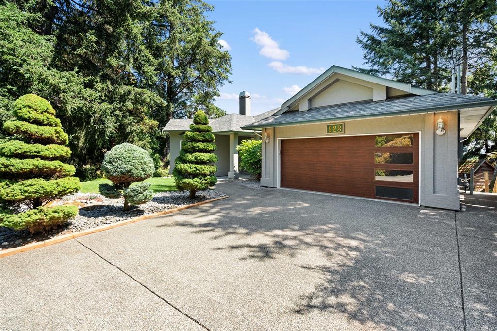 923 Whisperwind Pl, 1044724, BC,