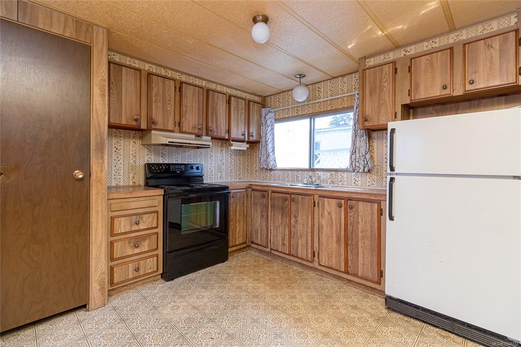 Fourth View of 124 Cooper Rd, Mountainview Heights, View Royal, BC, V9A 7B3