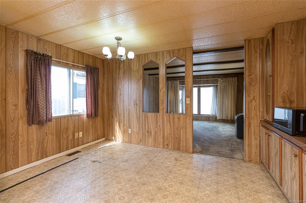 Fifth View of 124 Cooper Rd, Mountainview Heights, View Royal, BC, V9A 7B3