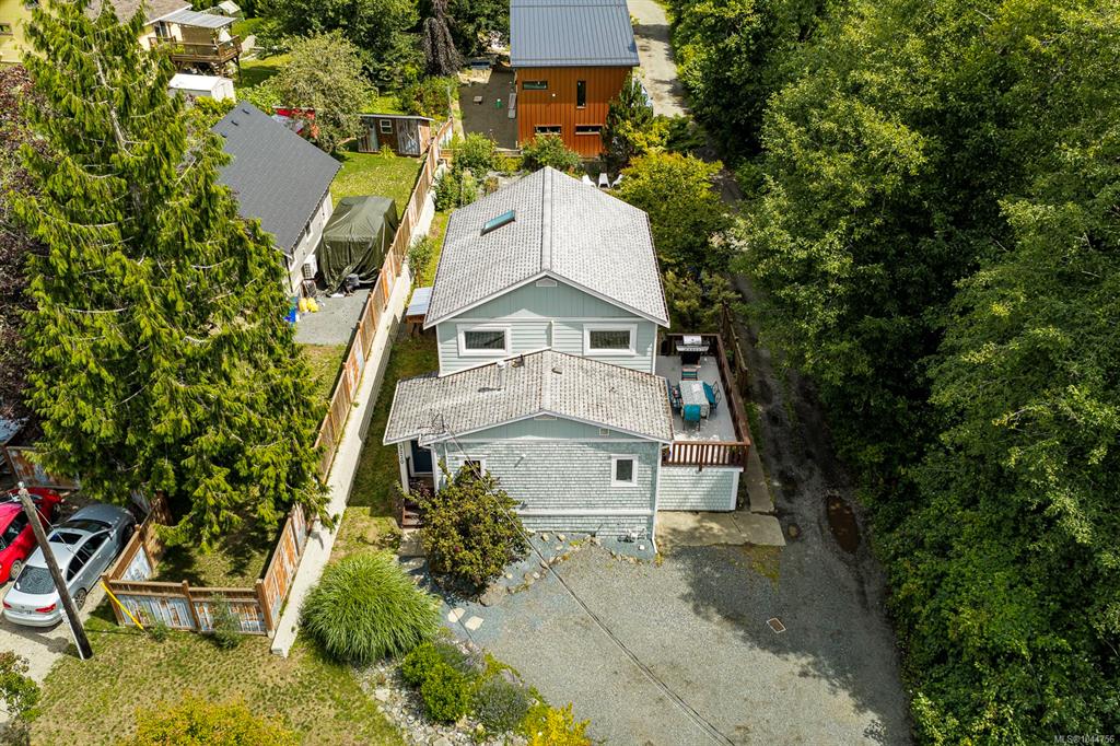 Third View of 3220 Sutton Rd, Cumberland, BC, V0R 1S0