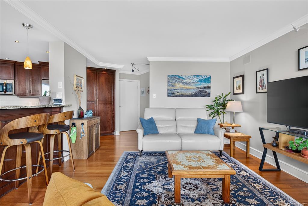 Fourth View of 225 Belleville St, Victoria, BC, V8V 4T9