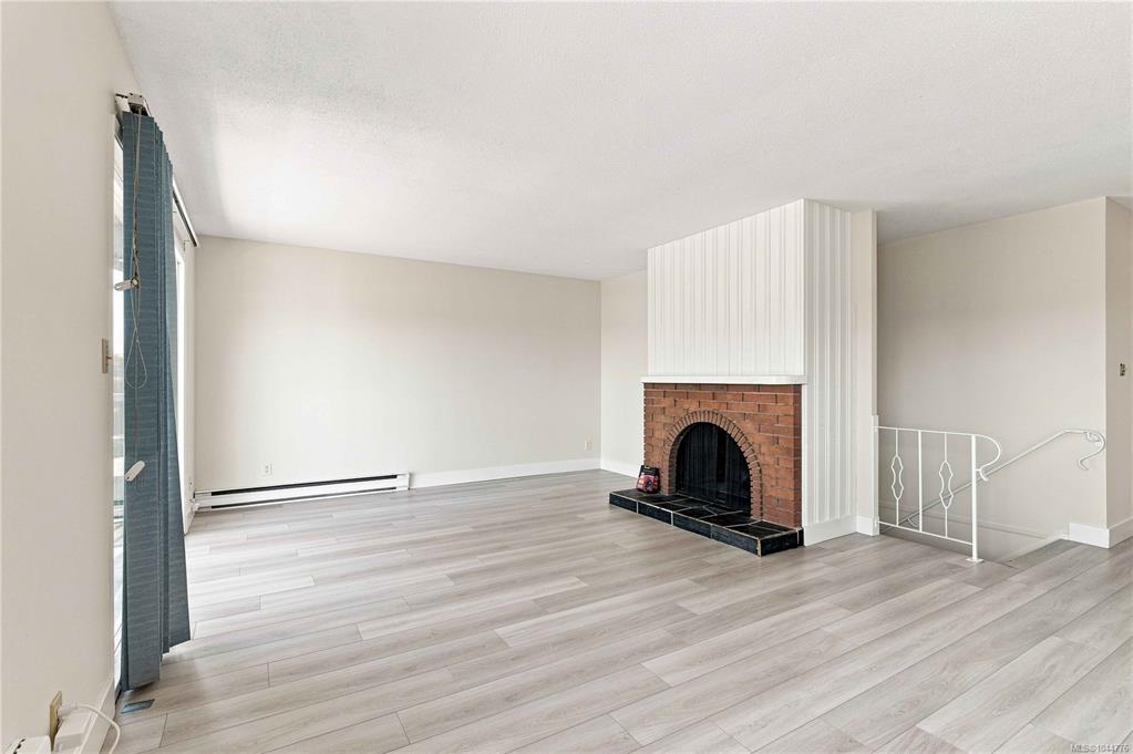 Fifth View of 2940 Cedar Hill Rd, Victoria, BC, V8T 3H9