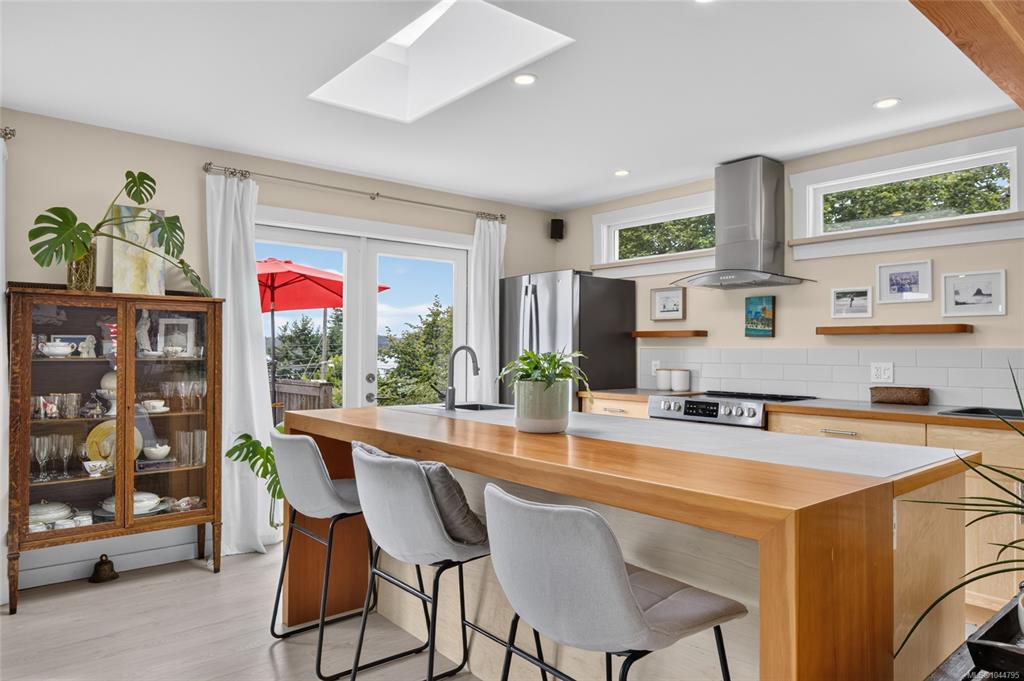 Fifth View of 5674 Market St, Union Bay, BC, V0R 3B0