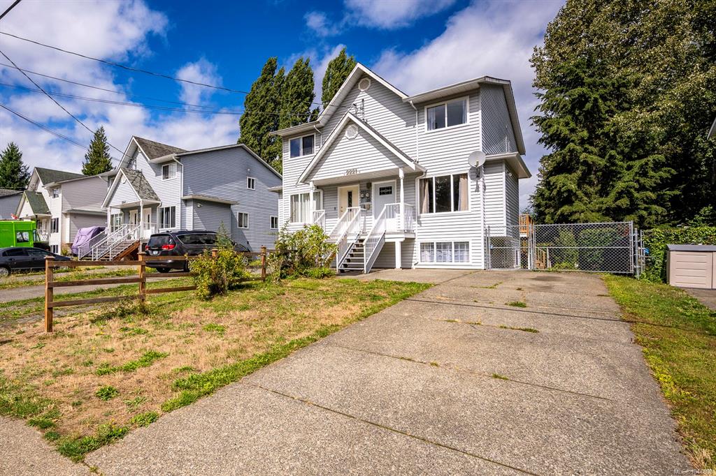 2221 Embleton Cres, 1044808, BC,