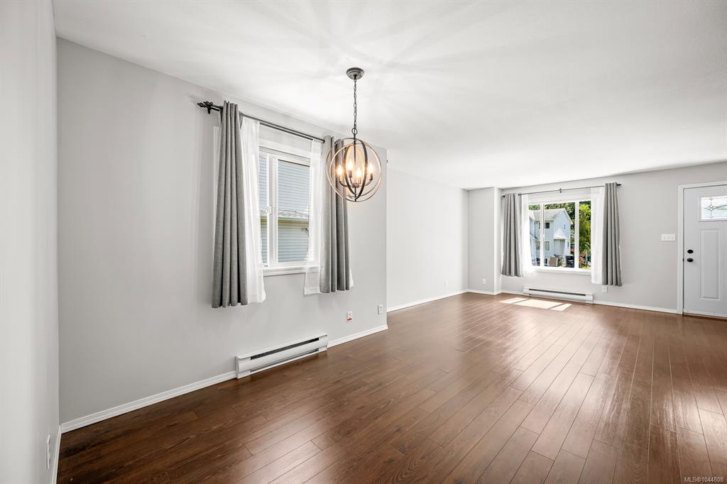 Fourth View of 2221 Embleton Cres, Courtenay, BC, V9M 8W9