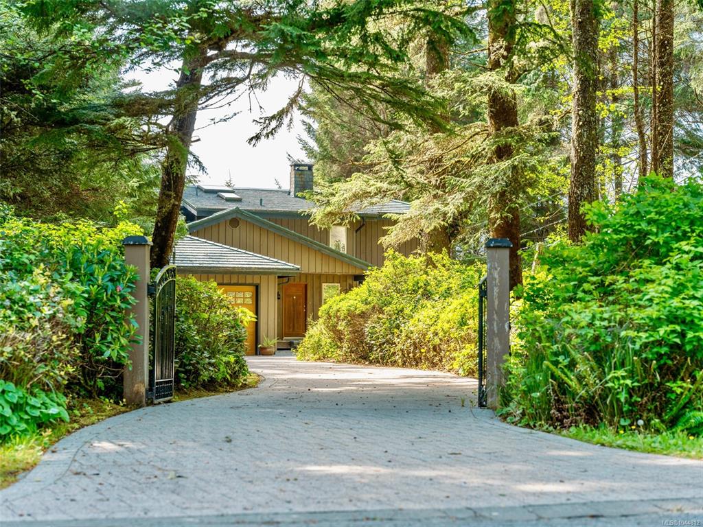 1261 Lynn Rd, 1044812, BC,