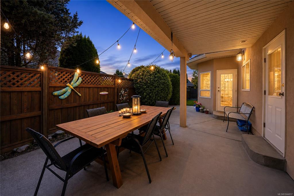 Fifth View of 1096 Aery View Way, Parksville, BC, V9P 2N9