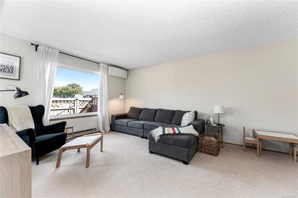 Third View of 4125 Interurban Rd, Oak Glen Estates, Saanich, BC, V8Z 4W8