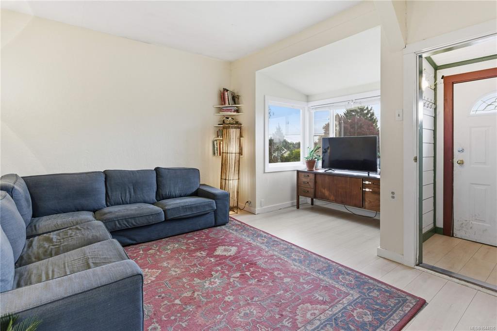 Fourth View of 236 Crease Ave, Saanich, BC, V8Z 1S9