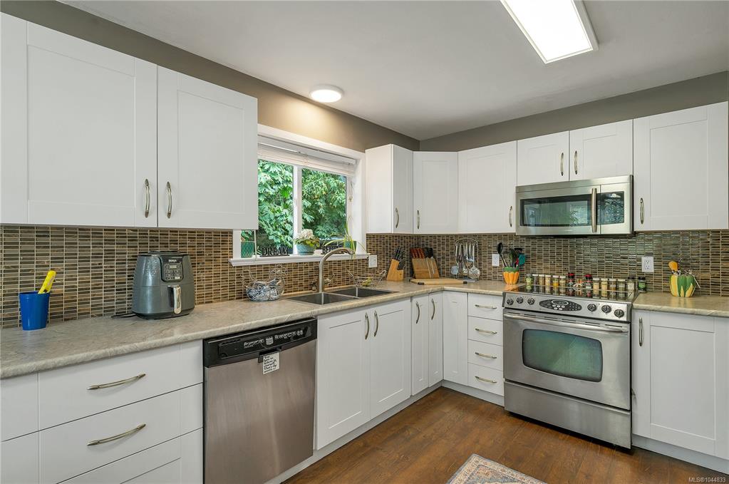 Fifth View of 860 Nicholls Rd, Campbell River, BC, V9W 3P6