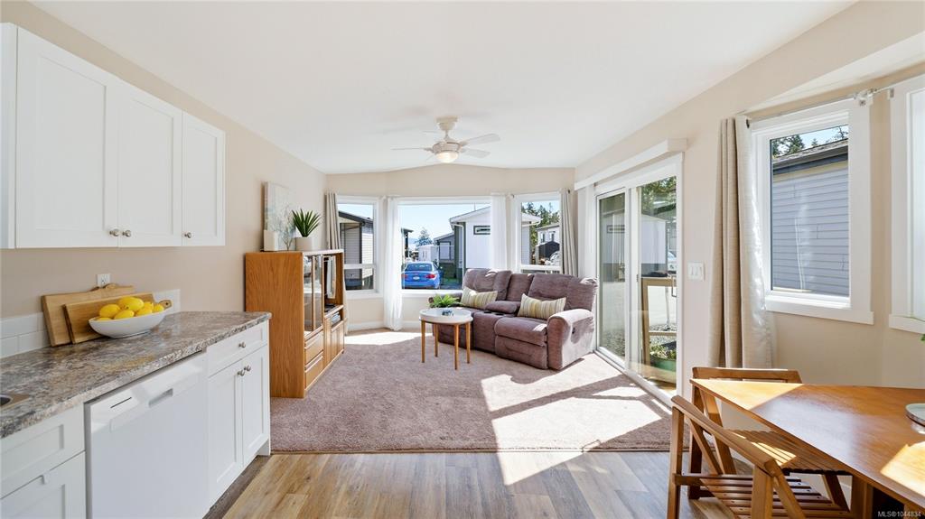 747 Old Place Rd, 1044834, BC,
