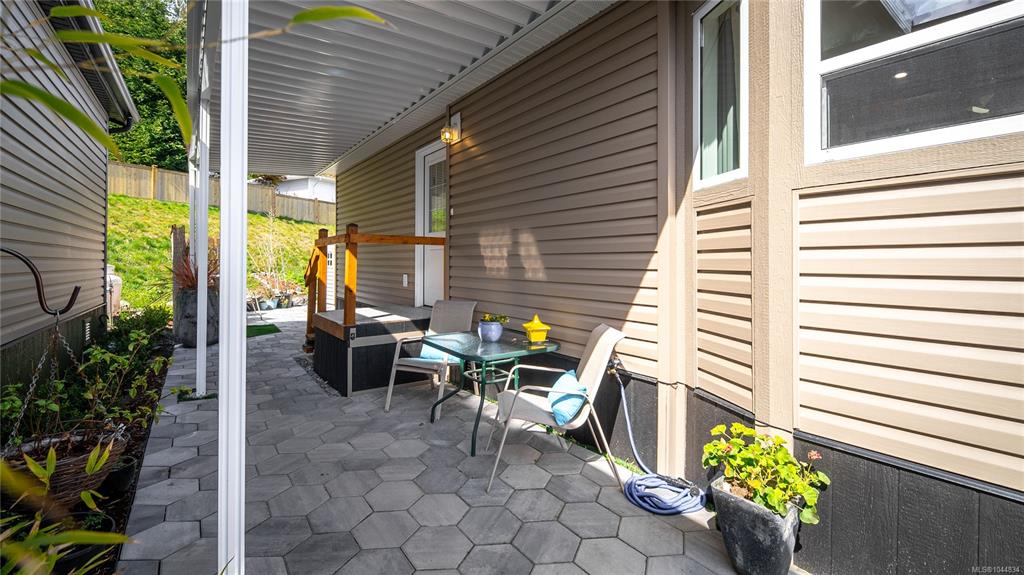 Third View of 747 Old Place Rd, Ocean Winds Park., Central Saanich, BC, V8M 0C3