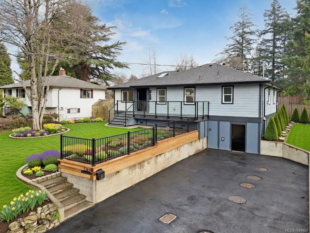 Third View of 5281 Santa Clara Ave, Saanich, BC, V8Y 1W6