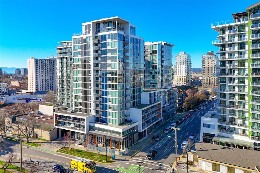 989 Johnson St, 1044878, BC,