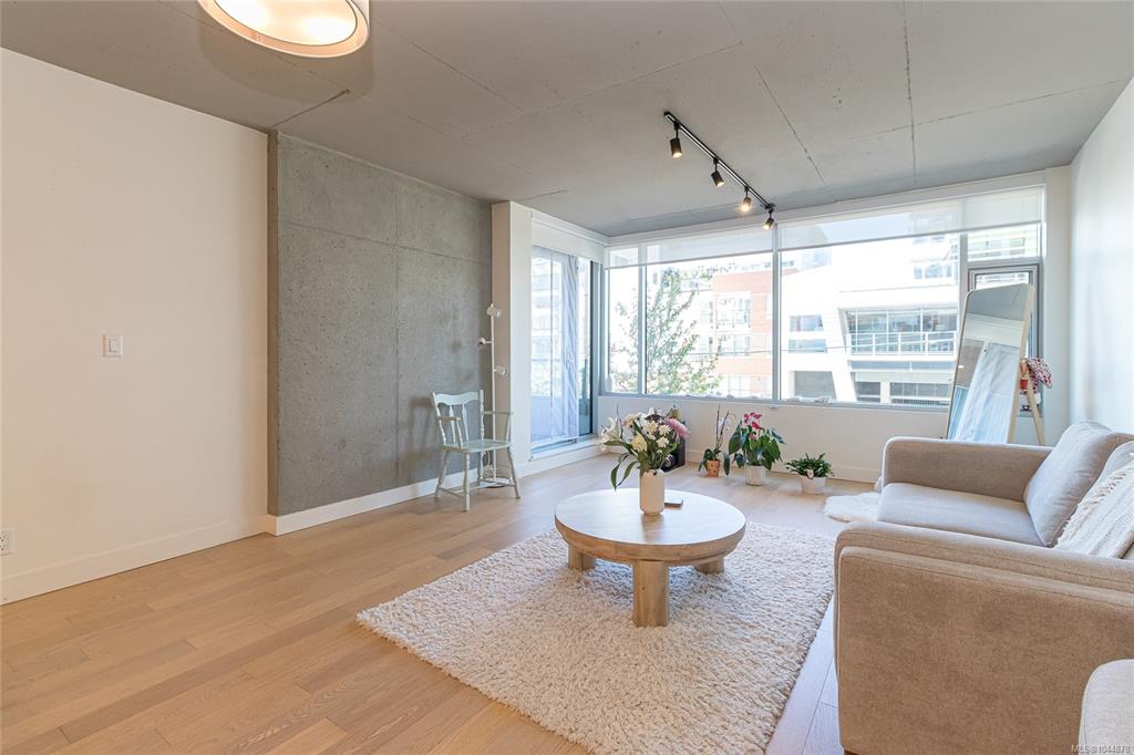 Fifth View of 989 Johnson St, Victoria, BC, V8V 0E3