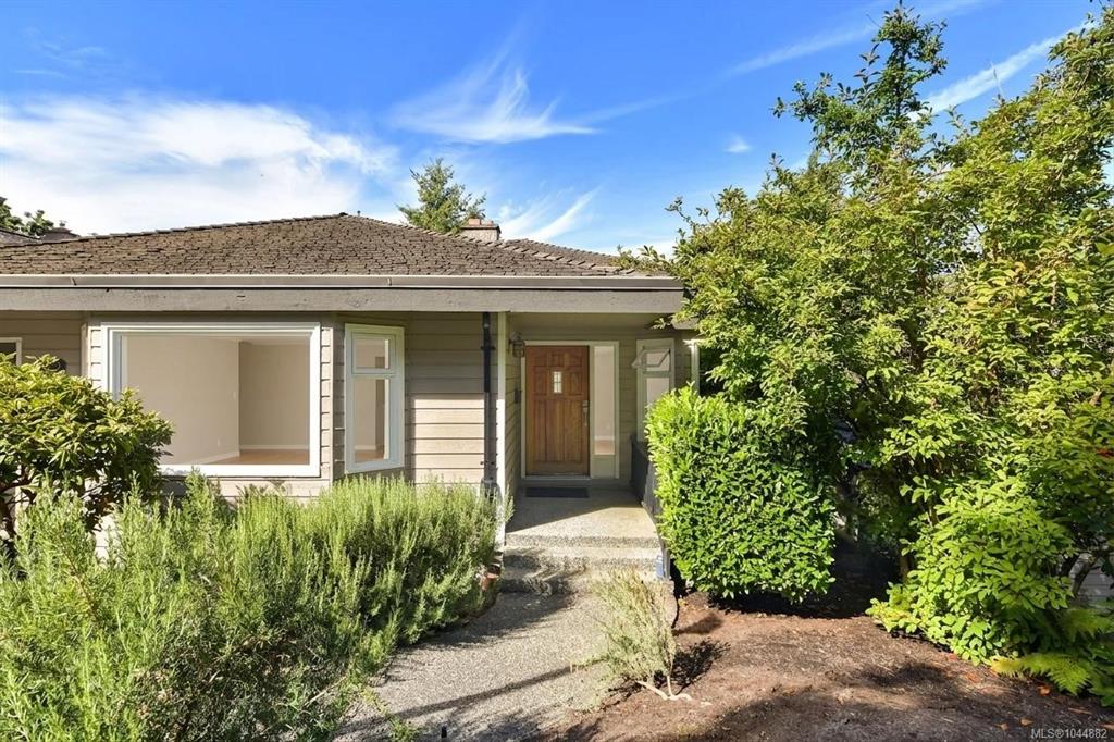 Third View of 2829 Arbutus Rd, Wedgewood Estates, Saanich, BC, V8N 5X5