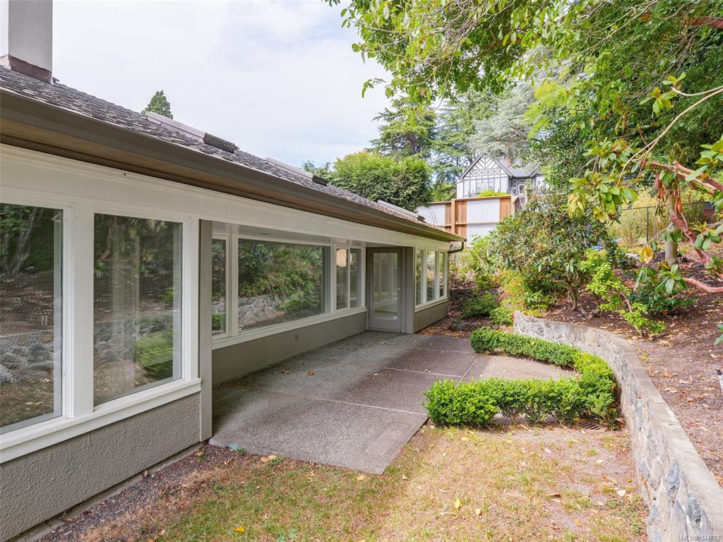 Fourth View of 735 Moss St, Sayward Mews, Victoria, BC, V8V 4N9