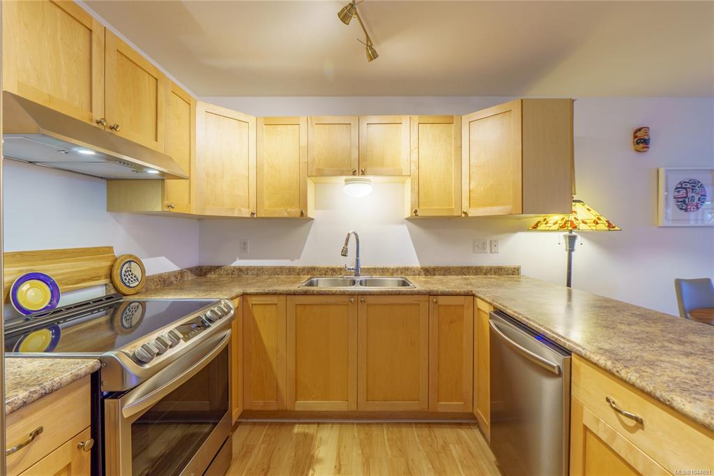 Third View of 1553 Larch Rd, Eagleview Manor, Ucluelet, BC, V0R 3A0