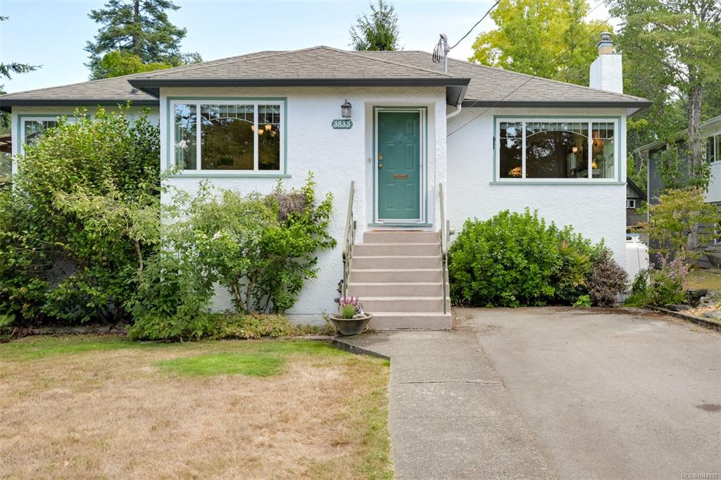 3835 Cumberland Rd, 1044897, BC,