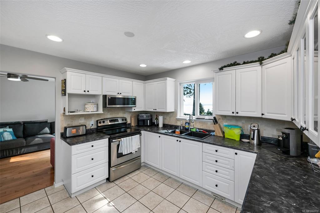 Fourth View of 2437 Benko Rd, Mill Bay, BC, V0R 2P4