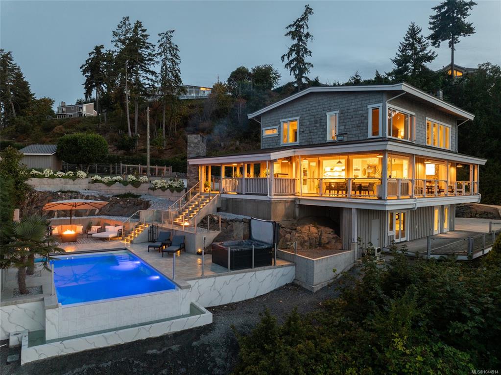 Third View of 3089 Cook St, Chemainus, BC, V0R 1K2
