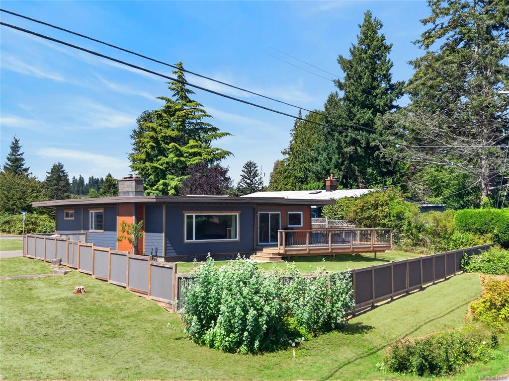 Second View of 3584 Island Hwy, Campbell River, BC, V9W 1E3