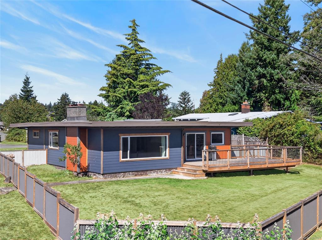 Fourth View of 3584 Island Hwy, Campbell River, BC, V9W 1E3