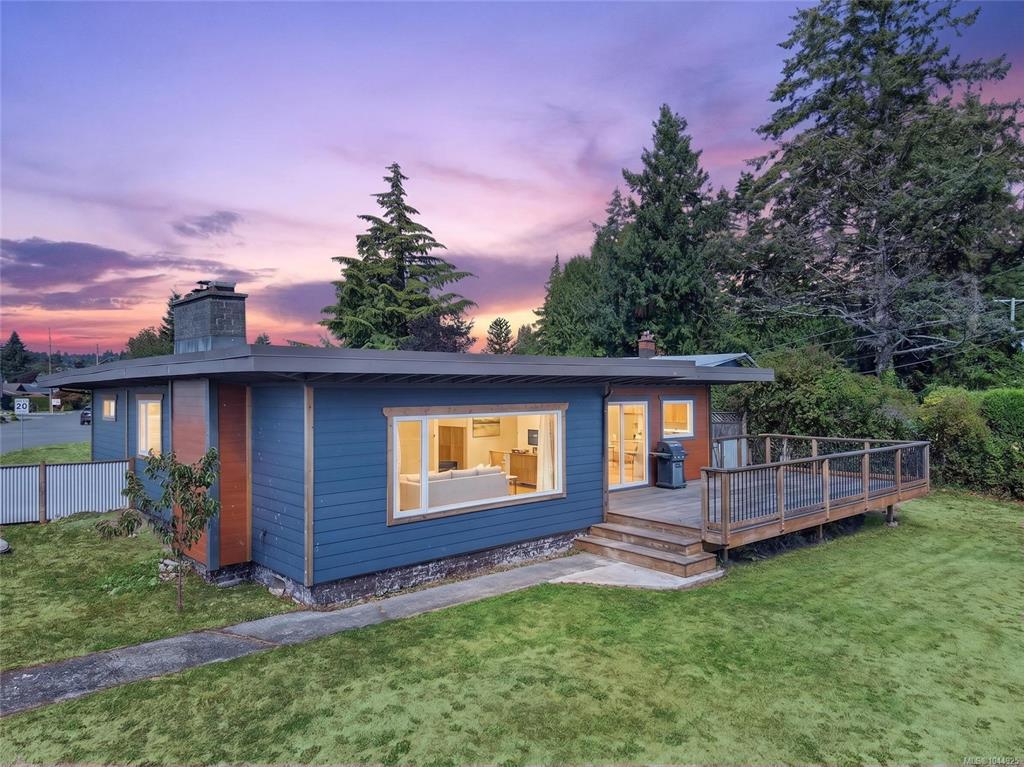 Fifth View of 3584 Island Hwy, Campbell River, BC, V9W 1E3