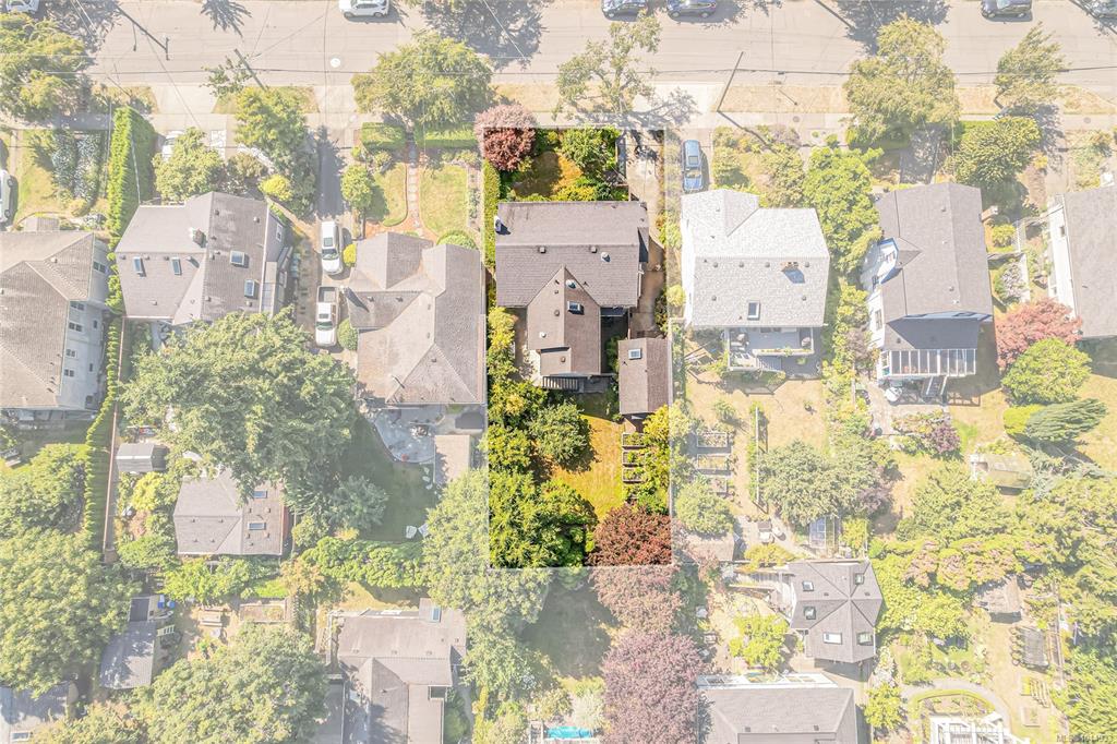 Fifth View of 129 Moss St, Victoria, BC, V8V 4M2