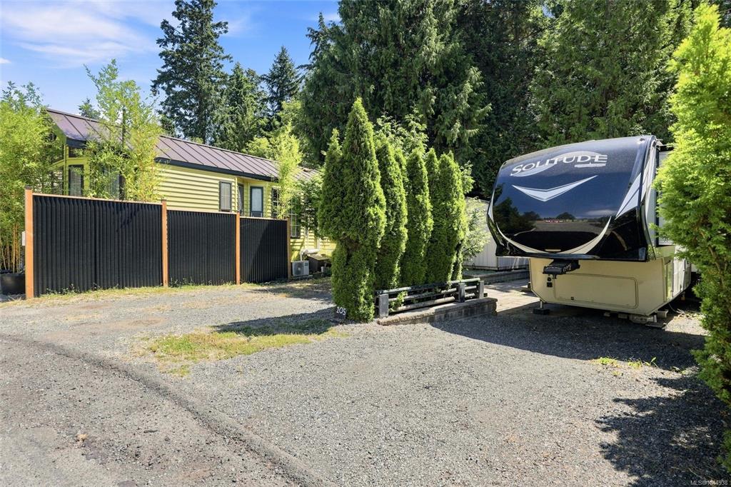 2106 Buttle Lake Way, 1044938, BC,