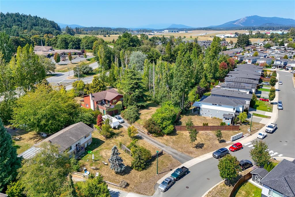Fourth View of 9254 Rideau Ave, North Saanich, BC, V8L 1E8