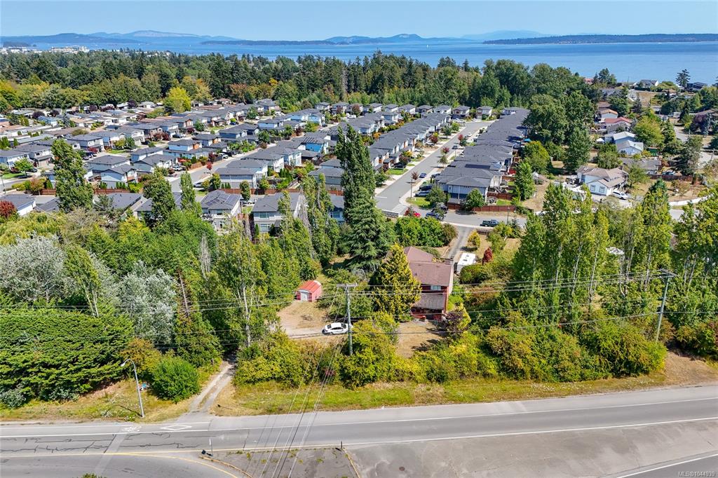 Fifth View of 9254 Rideau Ave, North Saanich, BC, V8L 1E8