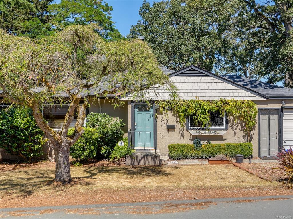 Third View of 1296 Downham Pl, Saanich, BC, V8P 2K4