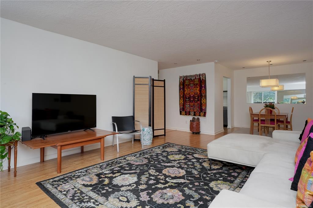 Fourth View of 1610 Jubilee Ave, Victoria, BC, V8R 6P3