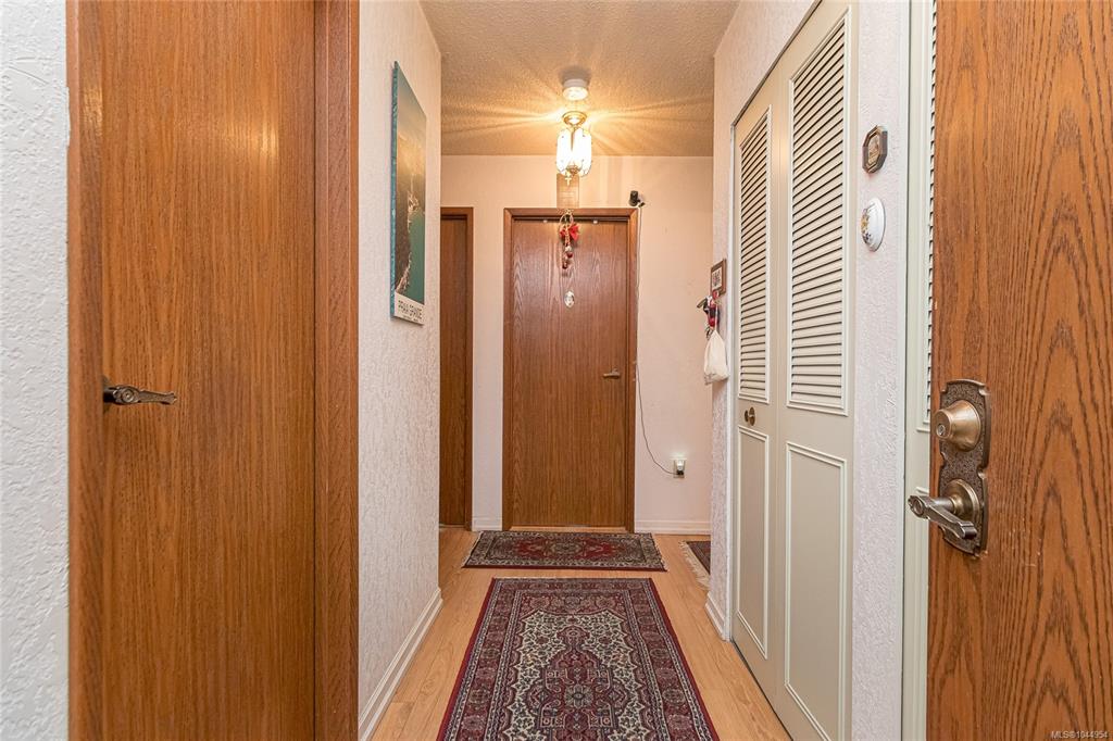 Fifth View of 1545 Pandora Ave, Stadacona Centre, Victoria, BC, V8R 6R1