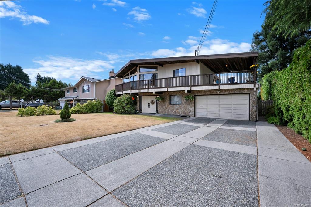 Fourth View of 1821 Penshurst Rd, Saanich, BC, V8N 2N8