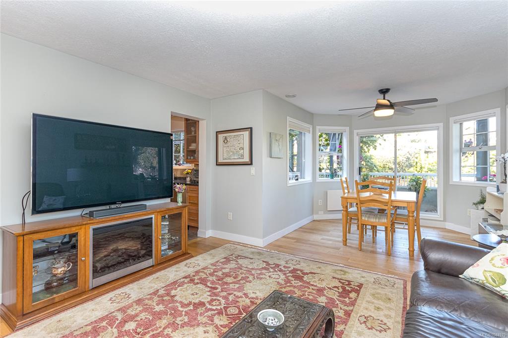 Fifth View of 1220 Fort St, Victoria, BC, V8V 3L2