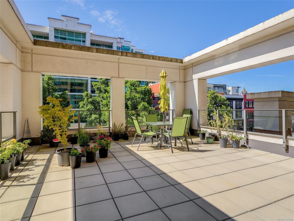 Main View of 728 Yates St, Victoria, BC, V8W 0C8
