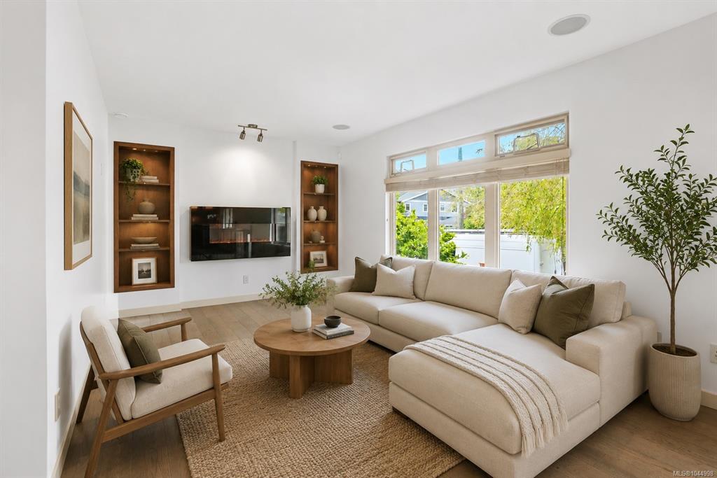 Fourth View of 2112 Pentland Rd, Oak Bay, BC, V8S 2W4