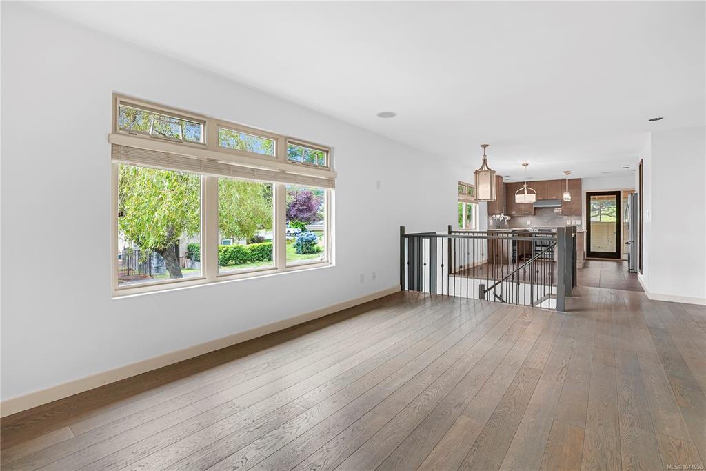 Fifth View of 2112 Pentland Rd, Oak Bay, BC, V8S 2W4