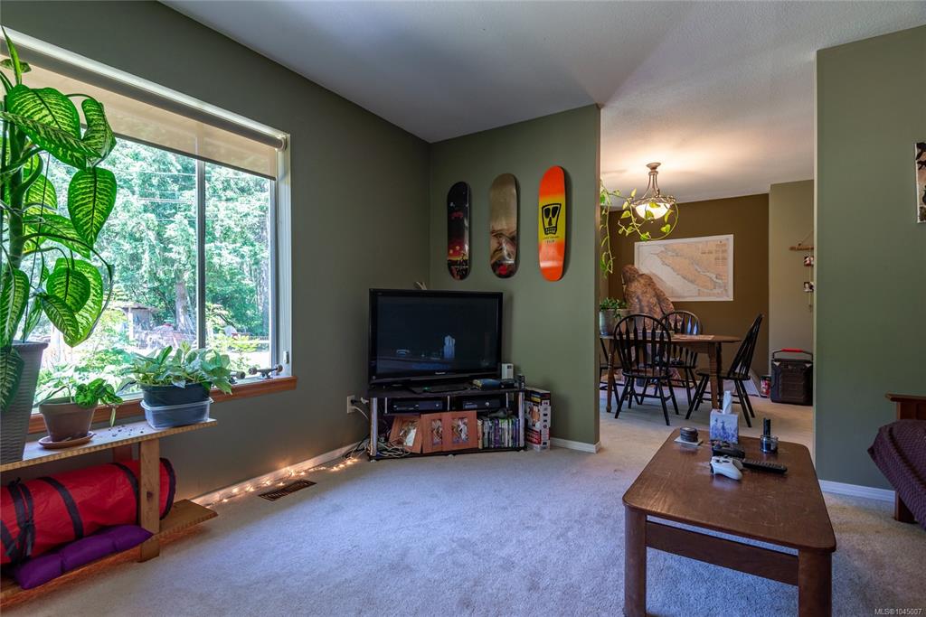 Fifth View of 8598 Island Hwy N, Black Creek, BC, V9N 1H3