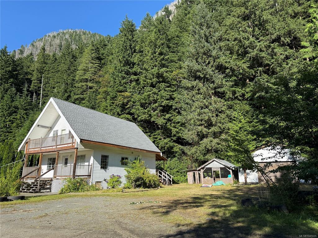 Third View of 406 Ferris Rd, Zeballos, BC, V0P 2A0