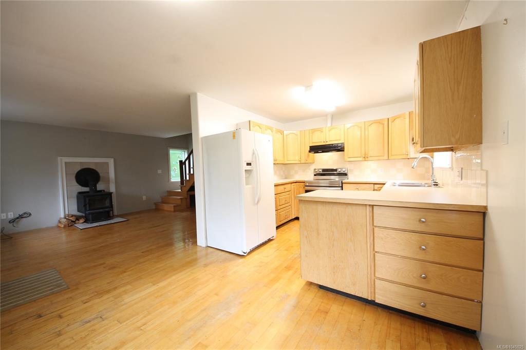 Fifth View of 406 Ferris Rd, Zeballos, BC, V0P 2A0