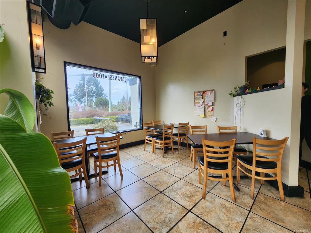 Third View of 382 Island Hwy E, Parksville, BC, V9P 2G6