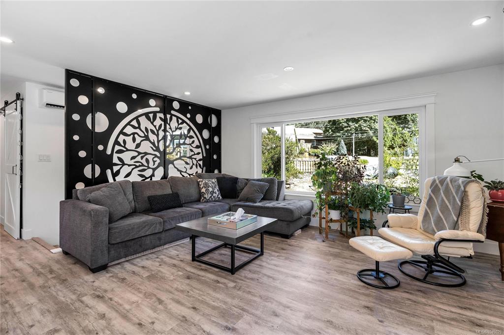 Fifth View of 619 Sandra Pl, Langford, BC, V9B 4Y2