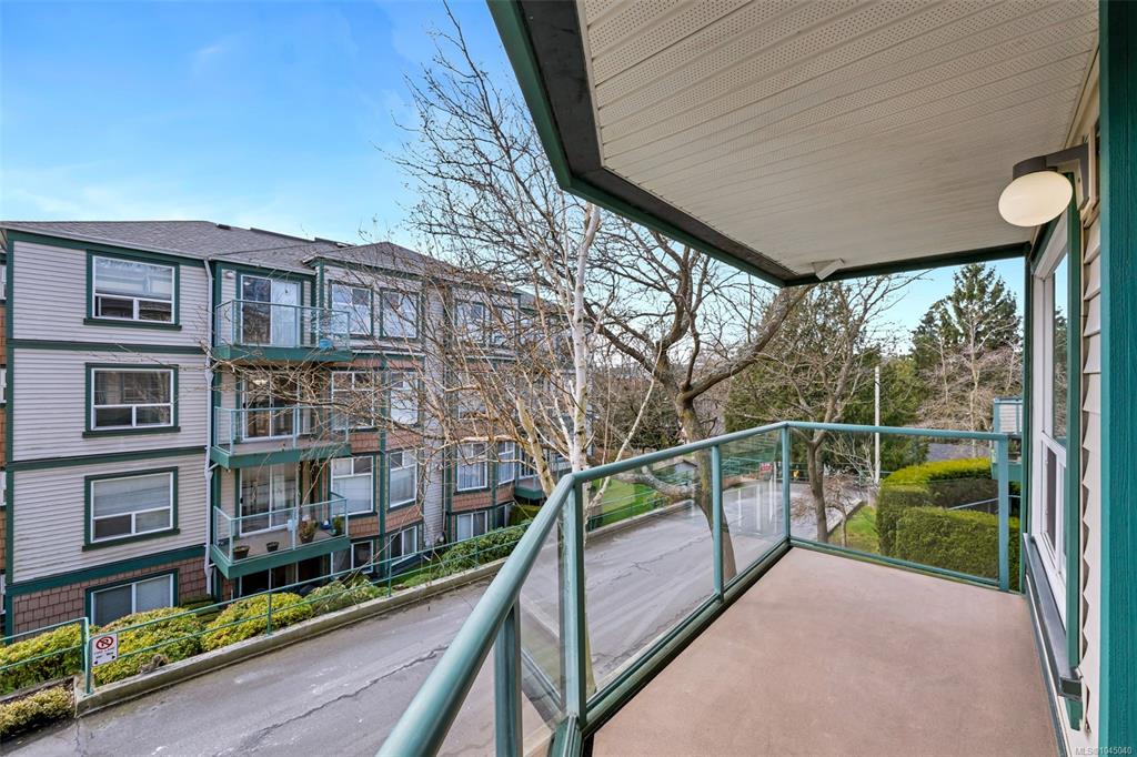 Third View of 899 Darwin Ave, Chelsea Green, Saanich, BC, V8X 2X7