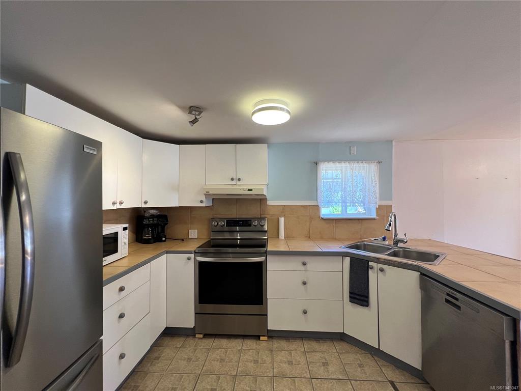 Third View of 401 Conuma Dr, Gold River, BC, V0P 1G0